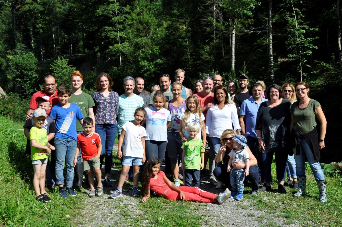 Mitarbeiter und Familien der Bianco und Kiesalter Natursteinarbeiten AG