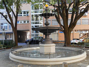 Brunnen aus Bollinger Sandstein