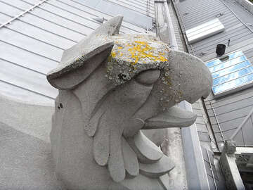 Sandsteinfiguren Stadthaus Winterthur vor der Reinigung