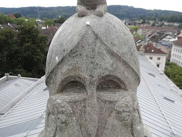 Sandsteinfiguren Stadthaus Winterthur vor der Reinigung