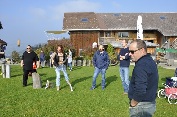 Milchkannen Zielwurf